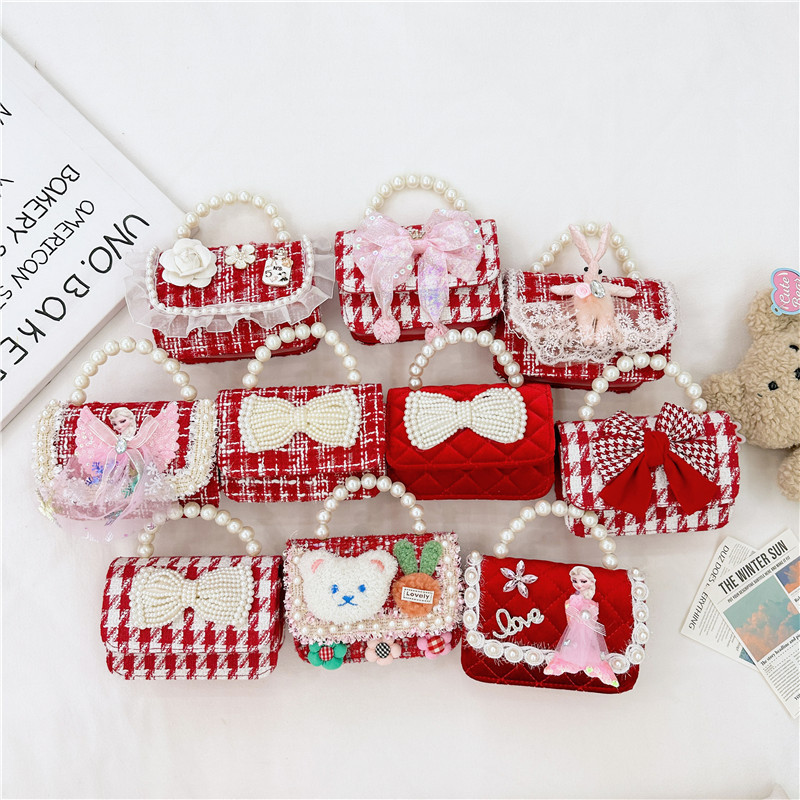 New Year's style small chanel-style bag for girls, stylish red New Year greeting bag for girls, princess pearl hand-carried accessory small bag full figure