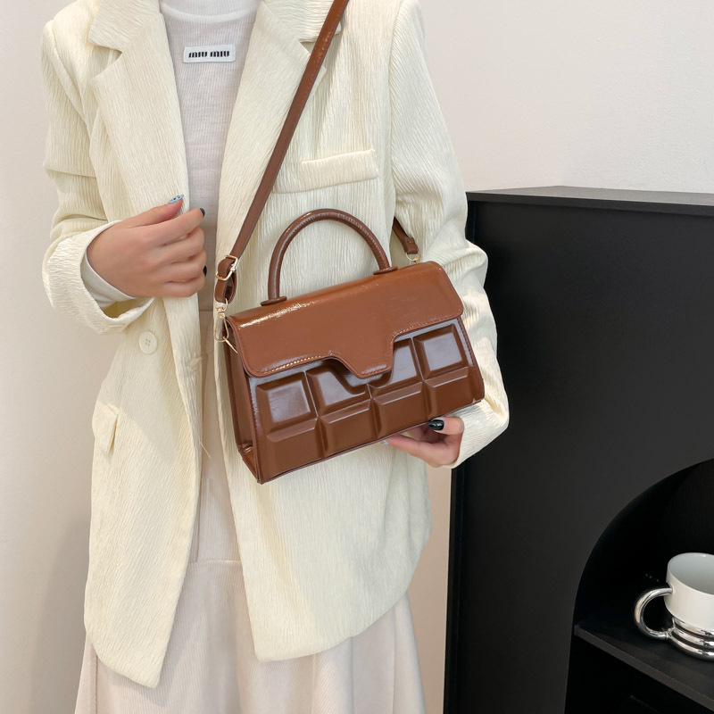 Solid color spring three-dimensional square Korean style fashionable and simple checkered embossed 2025 new single-shoulder crossbody handbag Specification drawing