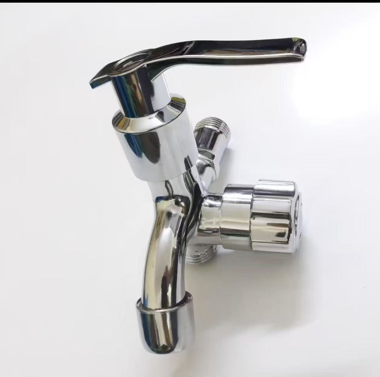 Foreign trade stainless steel side-opening single-cooling quick-opening dual-purpose multi-functional dual-control washing machine faucet one in and two out Angle valve Specification drawing