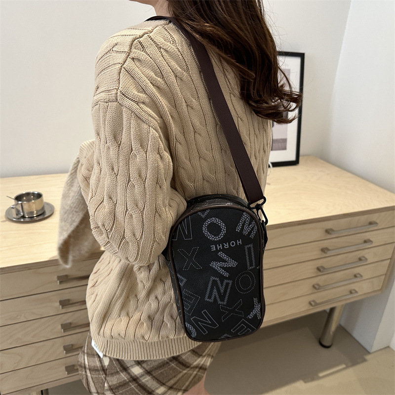 Small Bag Women 2025 Spring New trendy and fashionable printed single-shoulder small square bag, casual and stylish wide shoulder strap crossbody bag Specification drawing
