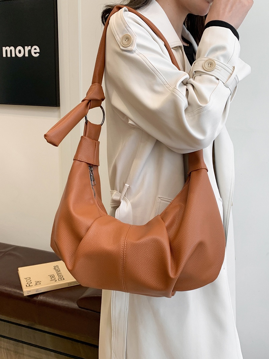 Large-capacity retro pleated bag for women, 2024 new style dumpling bag, solid color, fashionable and casual single-shoulder crossbody bag details Picture