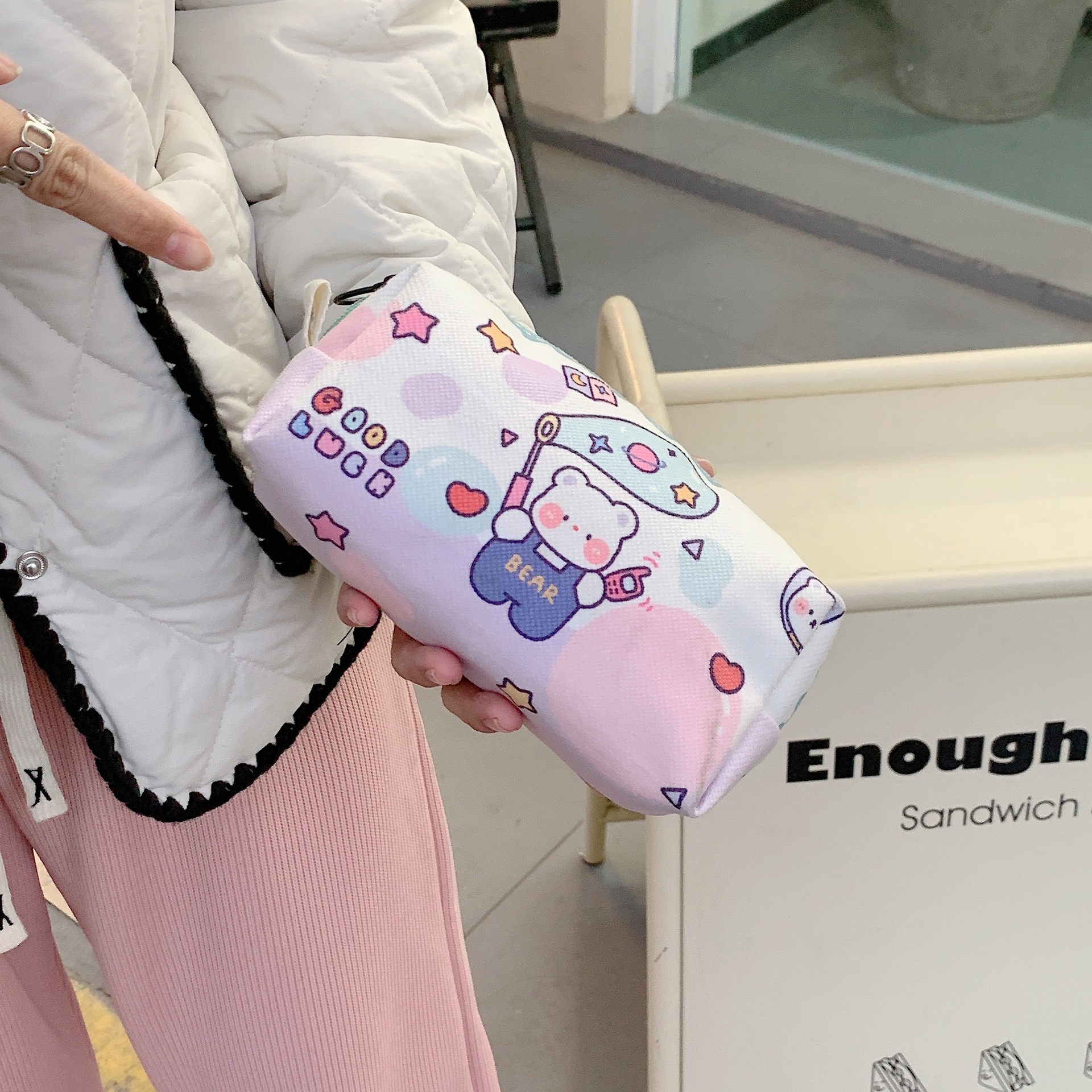 210213 Artistic and simple cartoon printed large-capacity canvas pen case, miscellaneous storage bag, cosmetics organizing bag Application Scenario