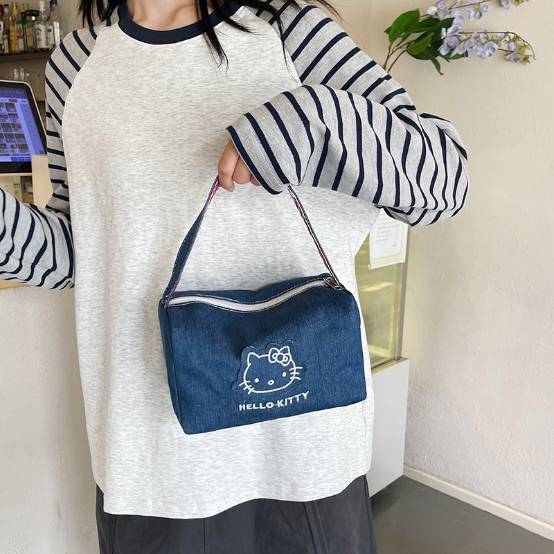 Cute kitty handbag with corduroy, large capacity, girlish little tote, portable for going out, cute cat Application Scenario