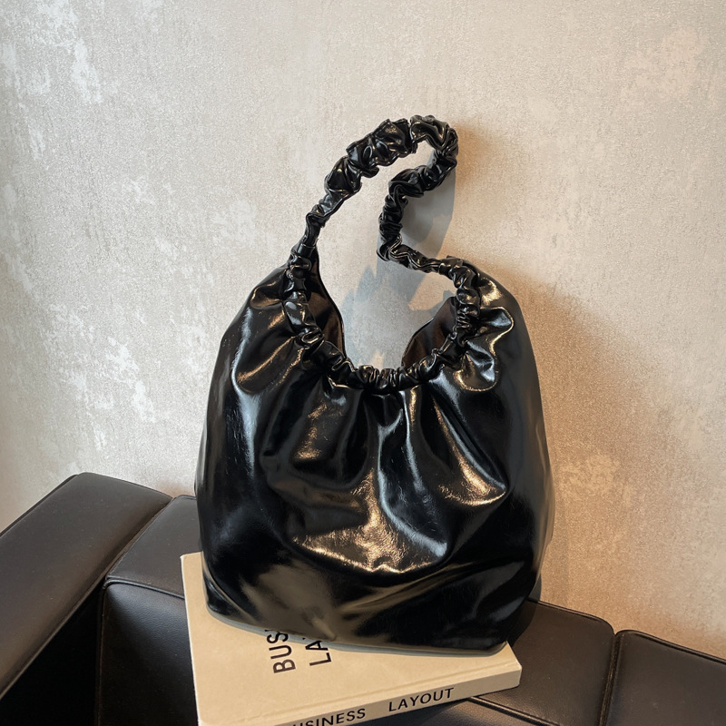 High-end retro large-capacity bag for women 2024 new style, casual, versatile and stylish single-shoulder bag, tote bucket bag full figure