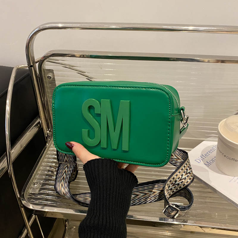 Cross-border Women's Bag 2024, candy-colored fashionable single-shoulder crossbody bag, versatile camera bag, wide shoulder strap, letter small square bag full figure