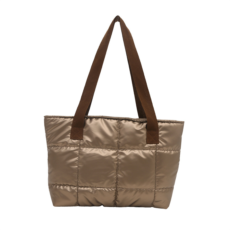 This is a new 2024 winter fashion and retro diamond-shaped space cotton jacket bag for women, featuring a single-shoulder tote bag Item Picture