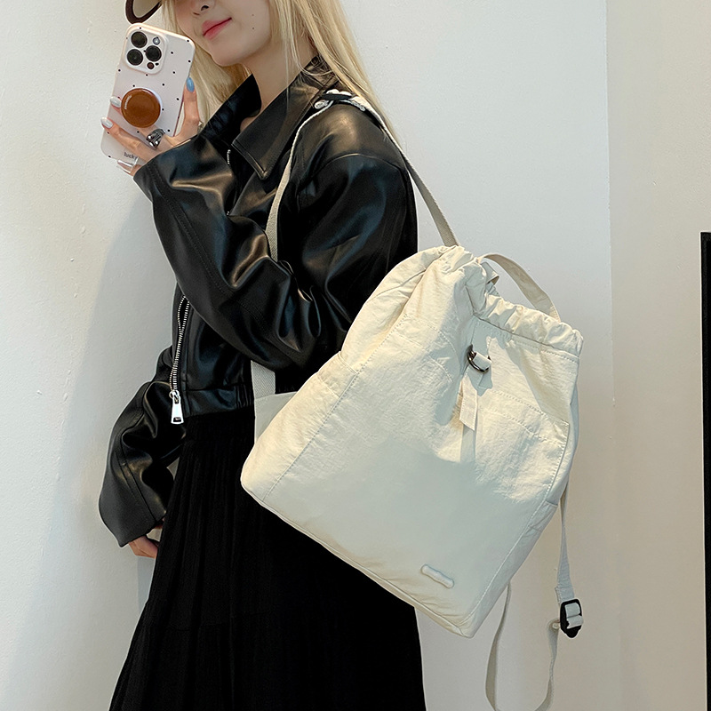 Colorful Fox's new Japanese-style women's casual, large-capacity, lightweight, solid-color commuting, fitness and outdoor backpack full figure