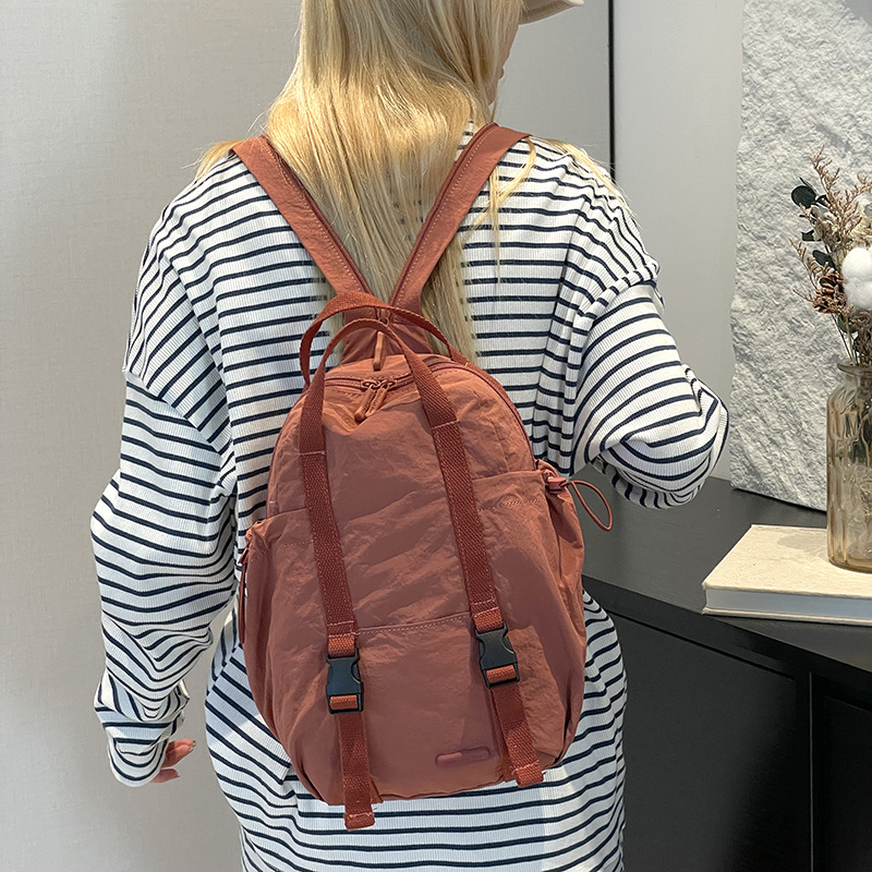 Colorful Fox's new 2025 Women's crossbody backpack, sports yoga bag, multi-functional mother-and-child bag full figure