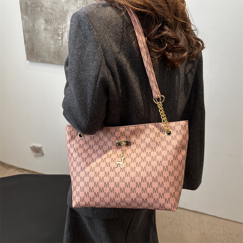 2025 New women's bag, large-capacity bag, fashionable commuting, retro chain hand shoulder bag, printed tote bag for women Specification drawing