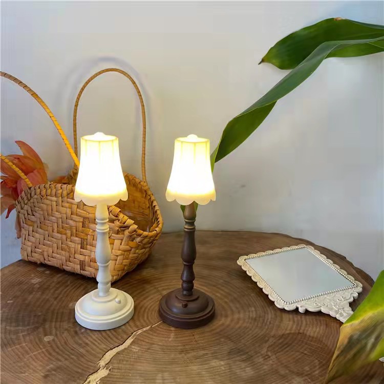 Ins-style retro atmosphere night light, cute bedside night light, decorative light, home desktop table lamp, atmosphere light Specification drawing