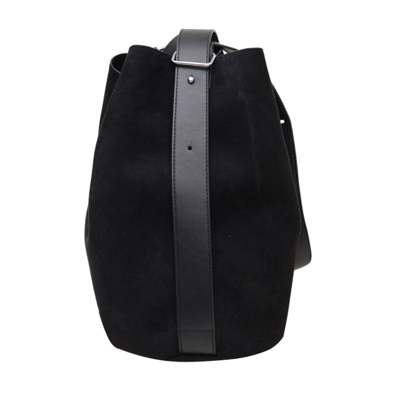 The new 2024 autumn/winter collection features a unique frosted bucket bag with a high-end, versatile and fashionable design. It is a large-capacity single-shoulder crossbody bag Item Picture