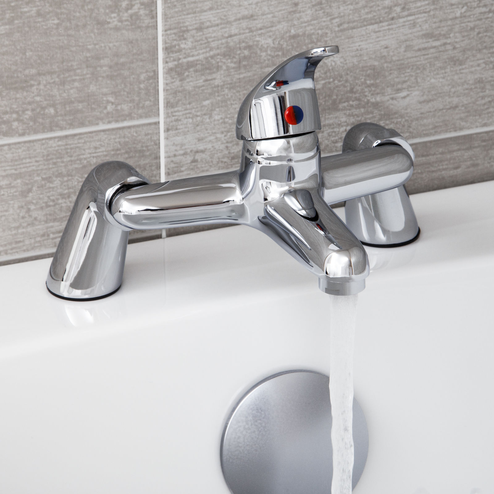 Factory direct supply of vertical export British and German curved bathtub, hot and cold water faucet Jorden triple shower set details Picture