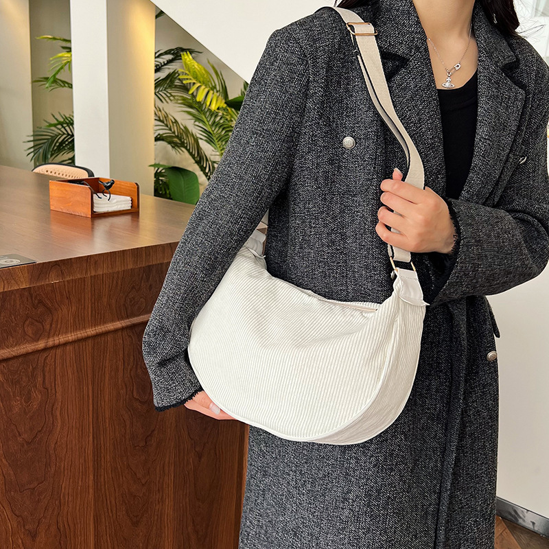 Stylish corduroy bag, summer new casual and fashionable crossbody bag, versatile, large-capacity dumpling bag wholesale details Picture