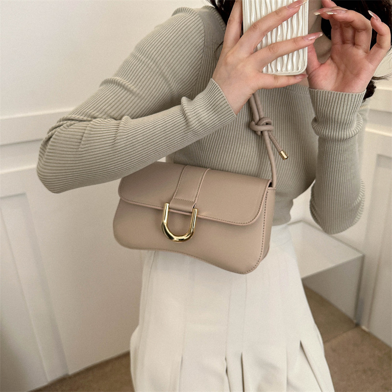 Trendy, stylish and unique French underarm bag 2023 new style, simple and fashionable single-shoulder crossbody women's bag, elegant small square bag Specification drawing