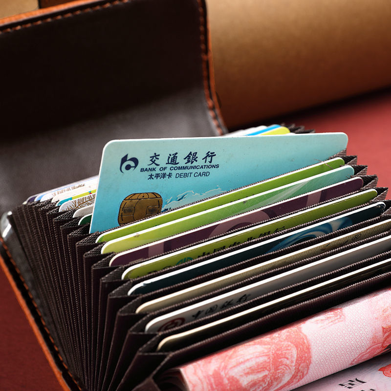 This is a new, compact and popular model for women. It is a two-in-one anti-magnetic driver's license card holder with large capacity and multiple card slots Application Scenario