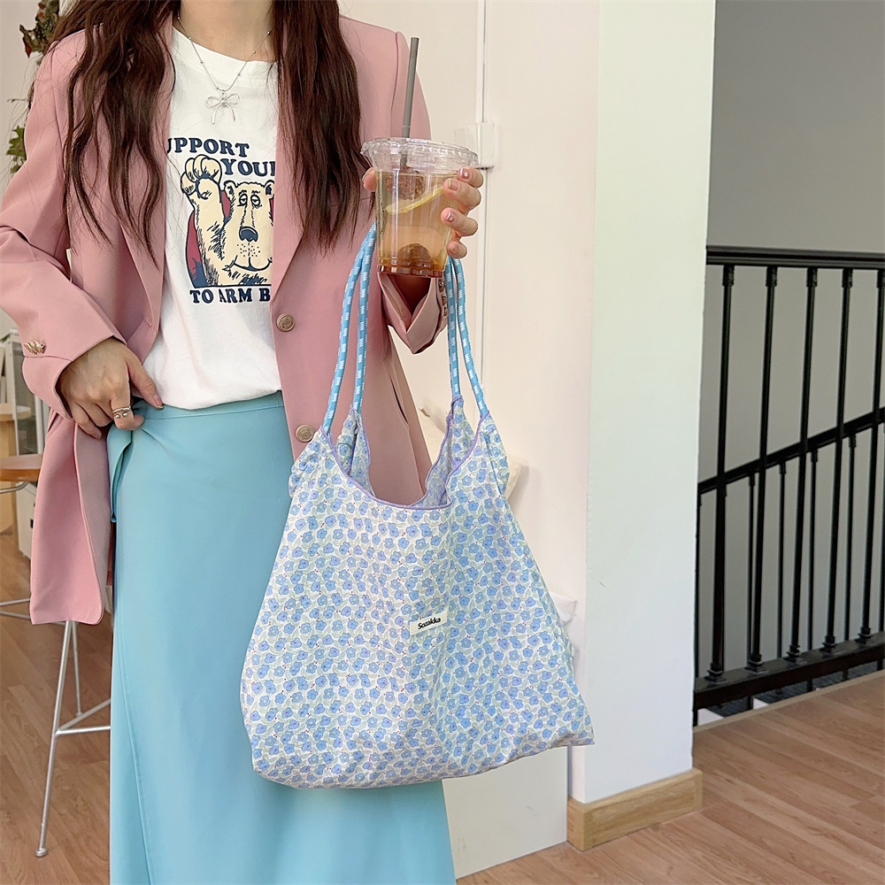 35243 Korean ins gentle floral canvas bag, women's single-shoulder large capacity canvas bag, commuting hand-held bag details Picture