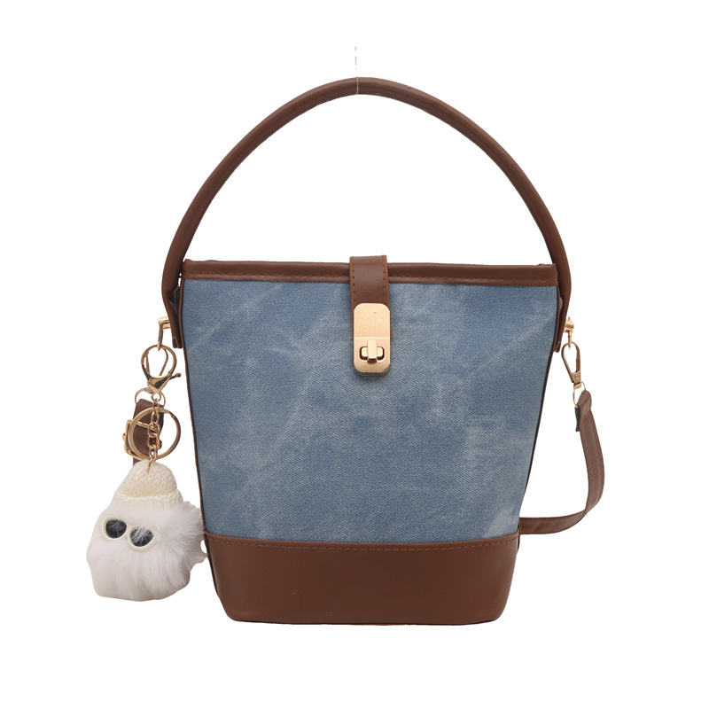 Personalized bucket bag, a unique winter design crossbody bag, a new style bag for women to carry to work in 2024 Item Picture
