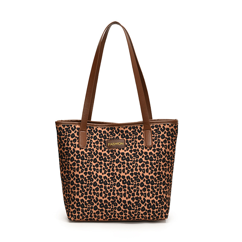 2024 New Korean version leopard print casual large-capacity commuter bag, trendy and simple single-shoulder underarm bucket bag Item Picture