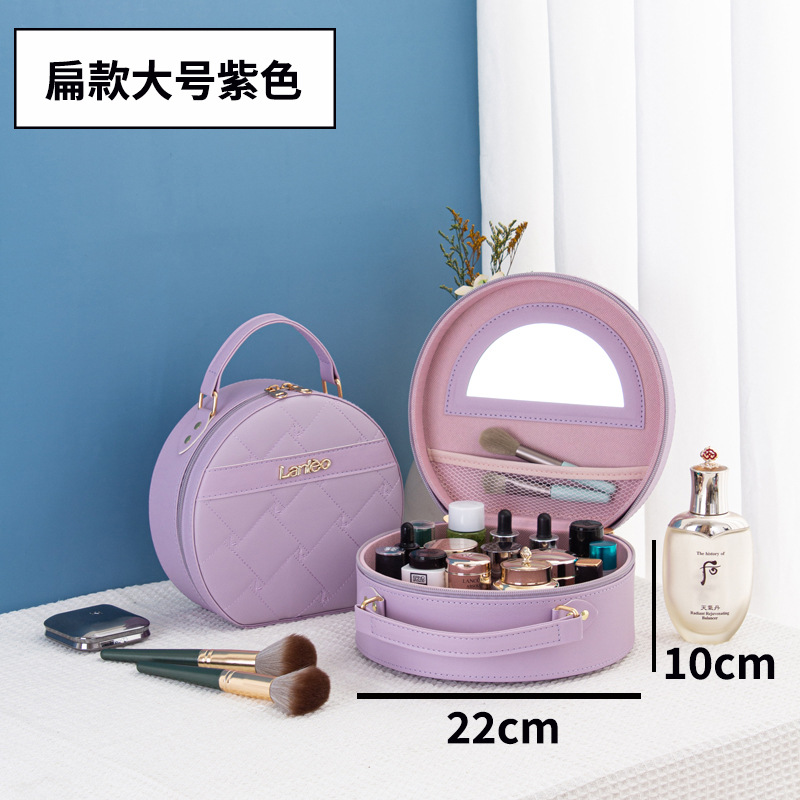 The new diamond-shaped embroidery thread makeup bag, portable hand-held makeup box, cosmetic storage box, and high-end souvenir Application Scenario