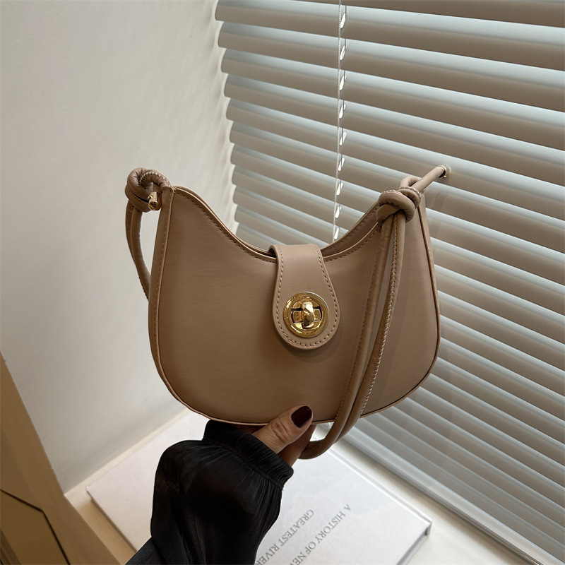 The 2025 new style of high-quality bag, a trendy and niche single-shoulder underarm crossbody bag, Spring ins dumpling bag full figure