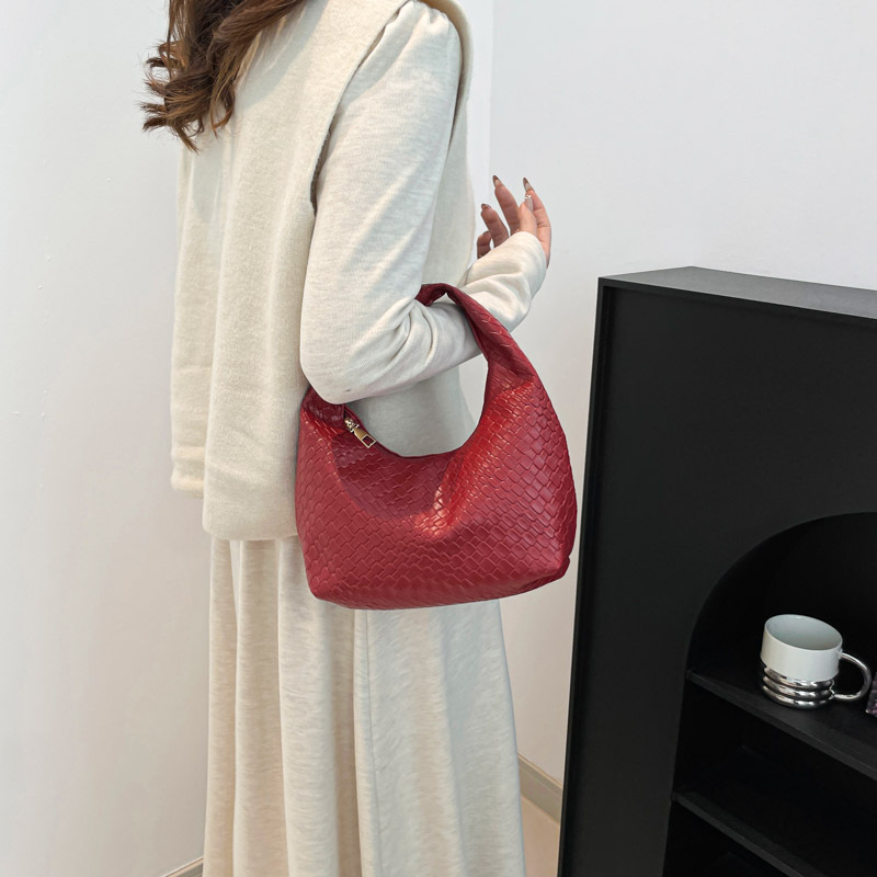 High-end and stylish underarm small women's bag 2025 new niche casual woven dumpling bag versatile small carrying bag Specification drawing