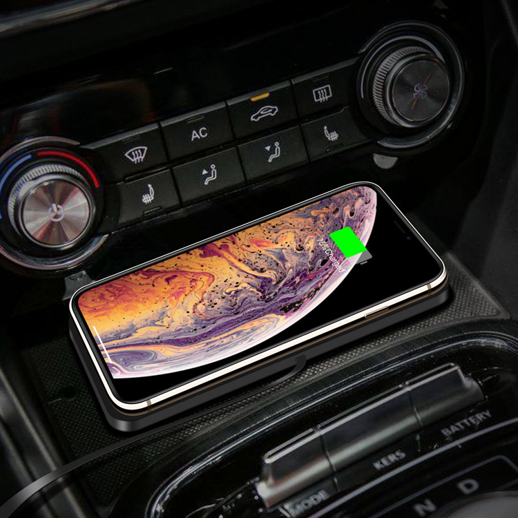 The C1 car mobile phone wireless charger is suitable for upgrading and adding General Motors 15W to Apple, Samsung, Mercedes-Benz and Bao cars Application Scenario
