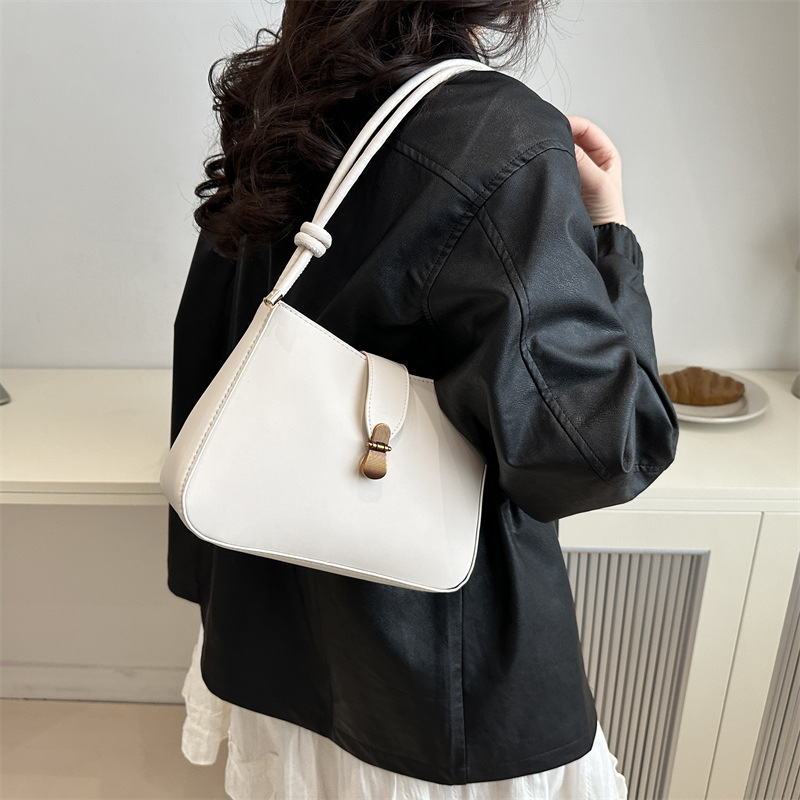 The 2025 new style of unique and niche Korean-style fashionable crossbody bag, a stylish commuter lady's single-shoulder crossbody underarm bag Specification drawing