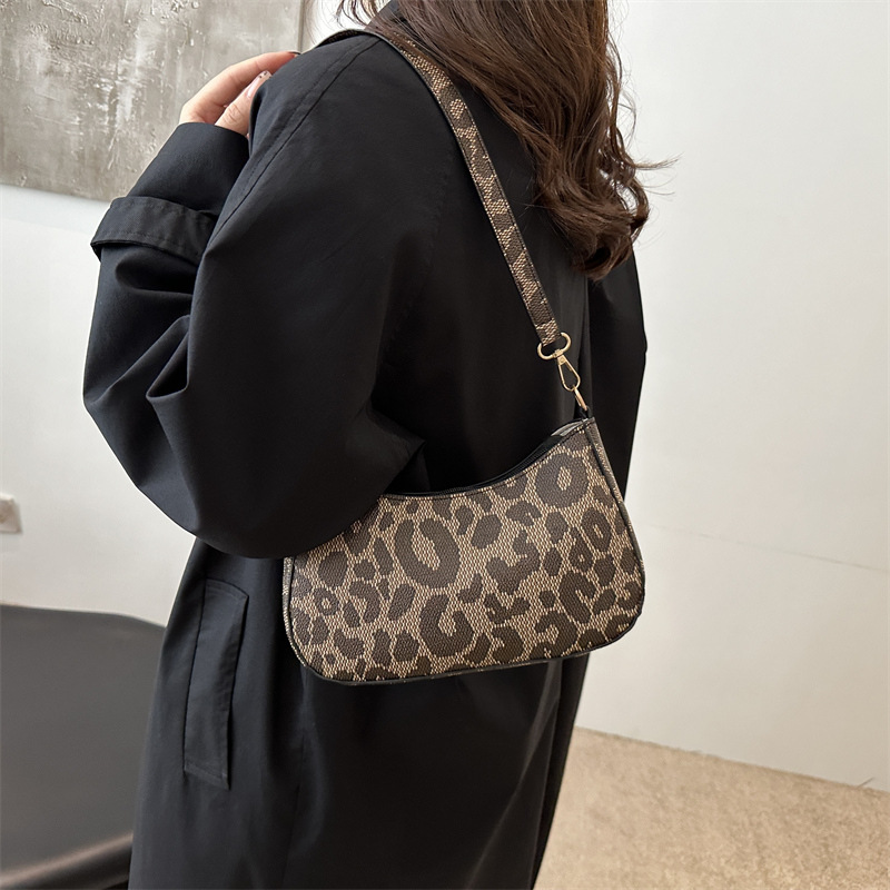 2024 New trendy winter minimalist leopard print single-shoulder underarm bag, fashionable crossbody small bag, casual printed women's bag Specification drawing