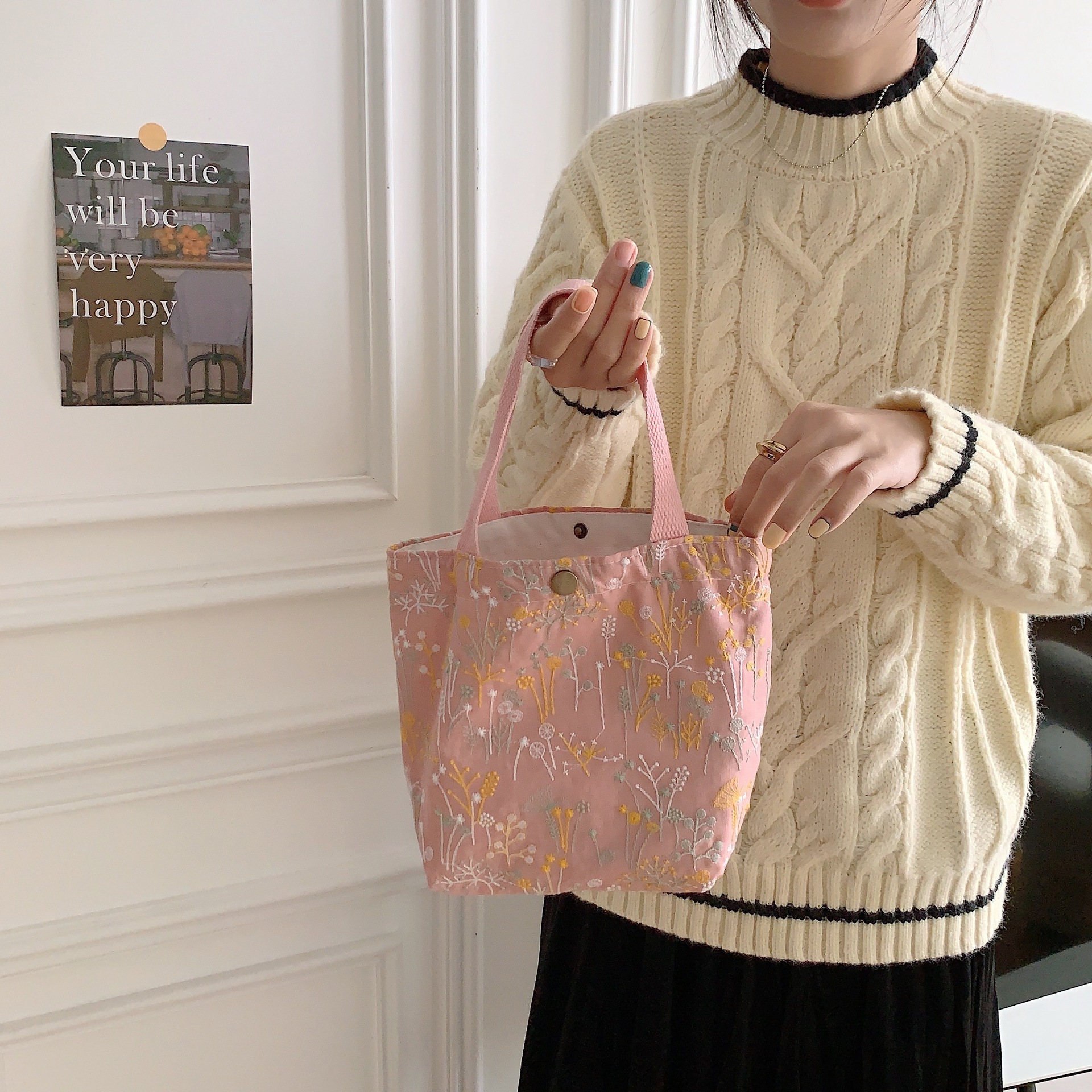 211212 Artistic and casual hand-held small bag, work lunch bag, women's crossbody bag for storing miscellaneous items, portable hand-held cloth bag Specification drawing