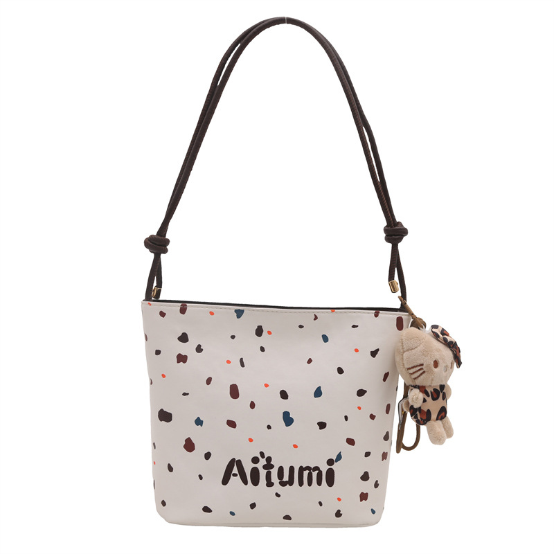 The cross-border mother-daughter bag 2024 new style is fashionable, simple, retro and stylish. It's a Korean-style simple commuting bucket bag Item Picture