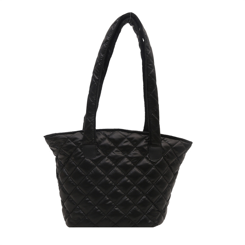 Large-capacity women's bags, autumn and winter 2024 new style fashionable underarm single-shoulder bag, casual diamond-shaped commuter tote bag Item Picture