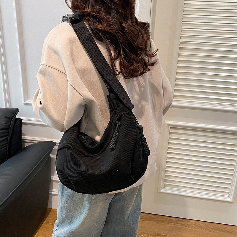 Dumpling bag Women's corduroy crossbody bag, large-capacity single-shoulder bag, casual women's bag, simple and versatile, sports commuting bag Specification drawing