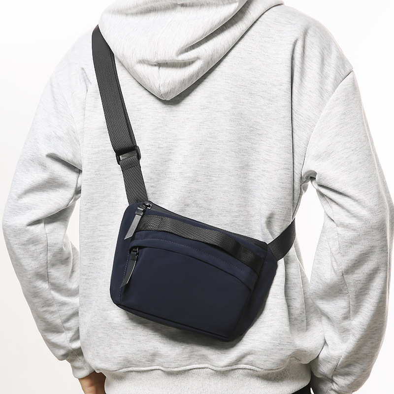 WEPOWER's new Japanese streetwear crossbody bag, a large-capacity travel chest bag, and a casual commuting single-shoulder bag details Picture