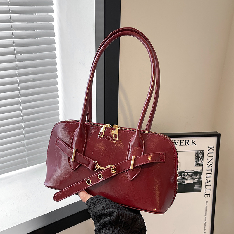 Cross-border niche hand-held commuter bag for women 2024 new style, fashionable and retro underarm bag, simple and large capacity crossbody bag full figure