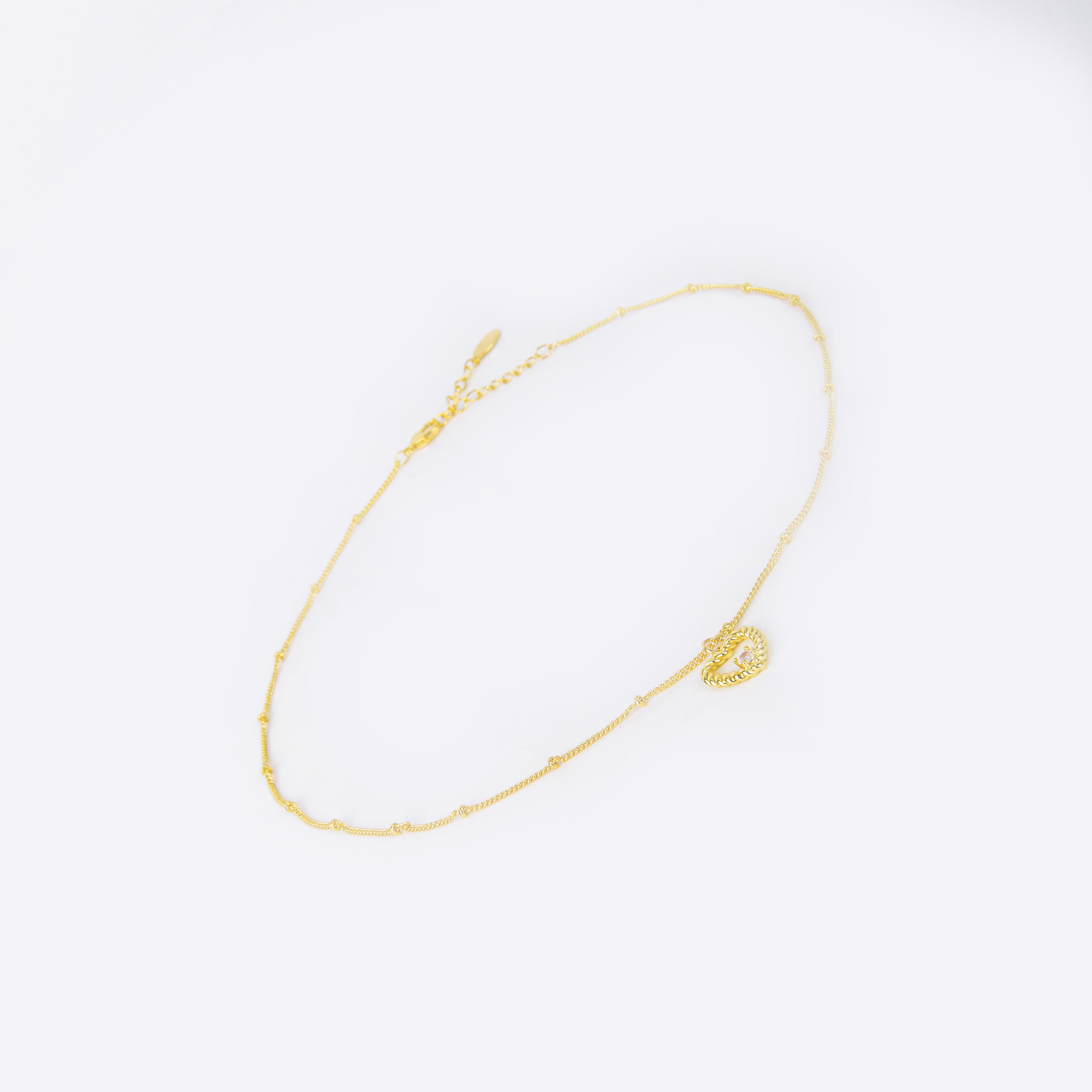 A collection of popular titanium steel anklets in stock. They don't fade in summer, exude a simple yet sophisticated look for women, are fashionable and versatile, and feature a cross-border style from Europe and America details Picture