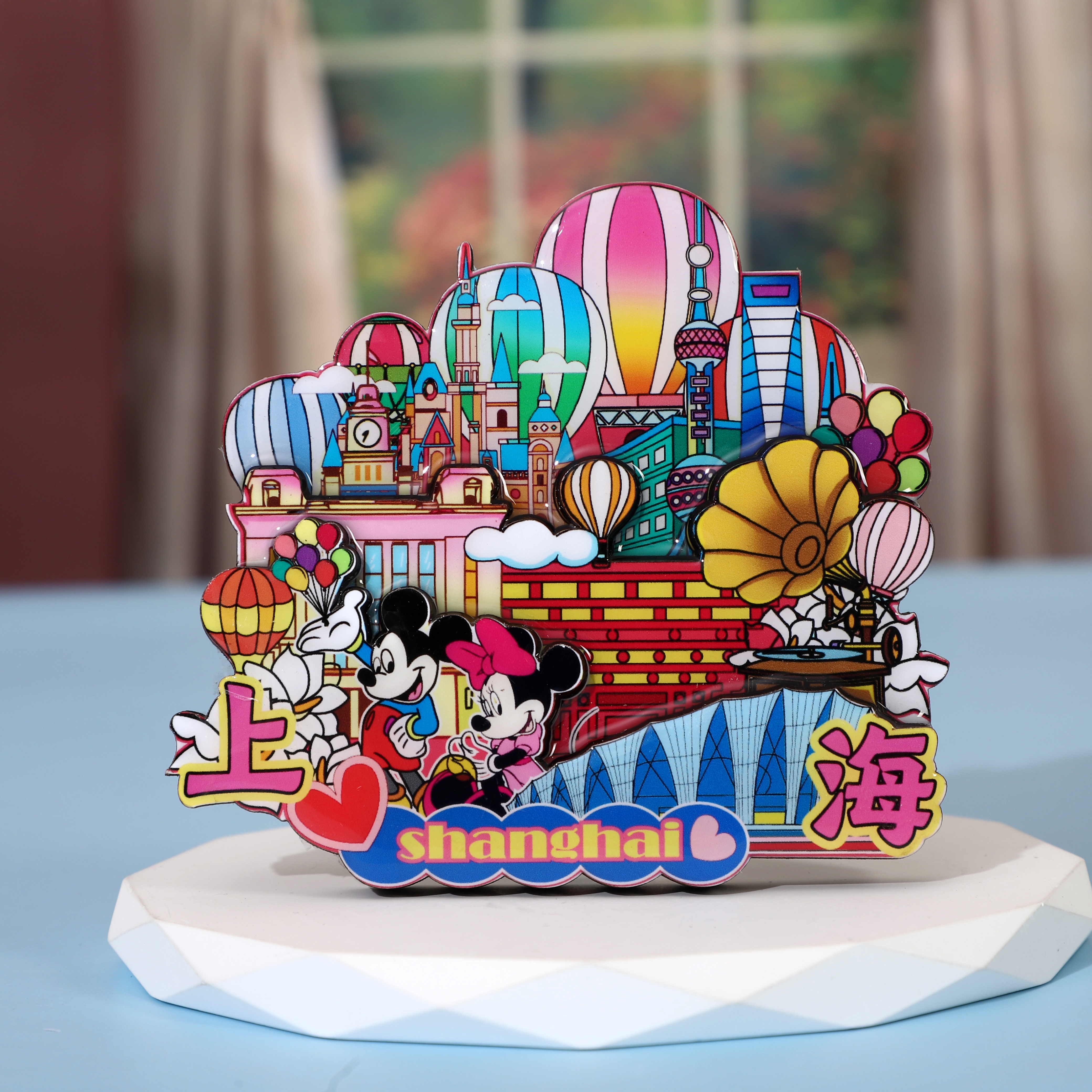Factory-customized Shanghai tourism refrigerator stickers, cultural and creative travel souvenirs, wooden epoxy resin blackboard, circular rotating refrigerator stickers Application Scenario