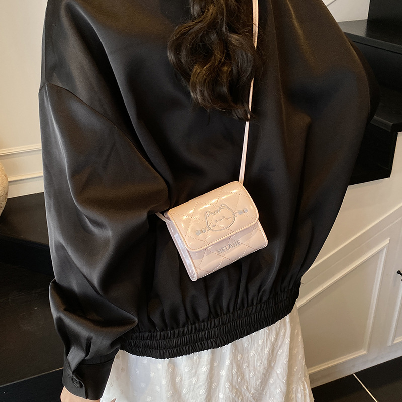 High-end mini crossbody bag for women in summer, red envelope embroidery, cute cat chain bag, girls' coin purse wholesale details Picture