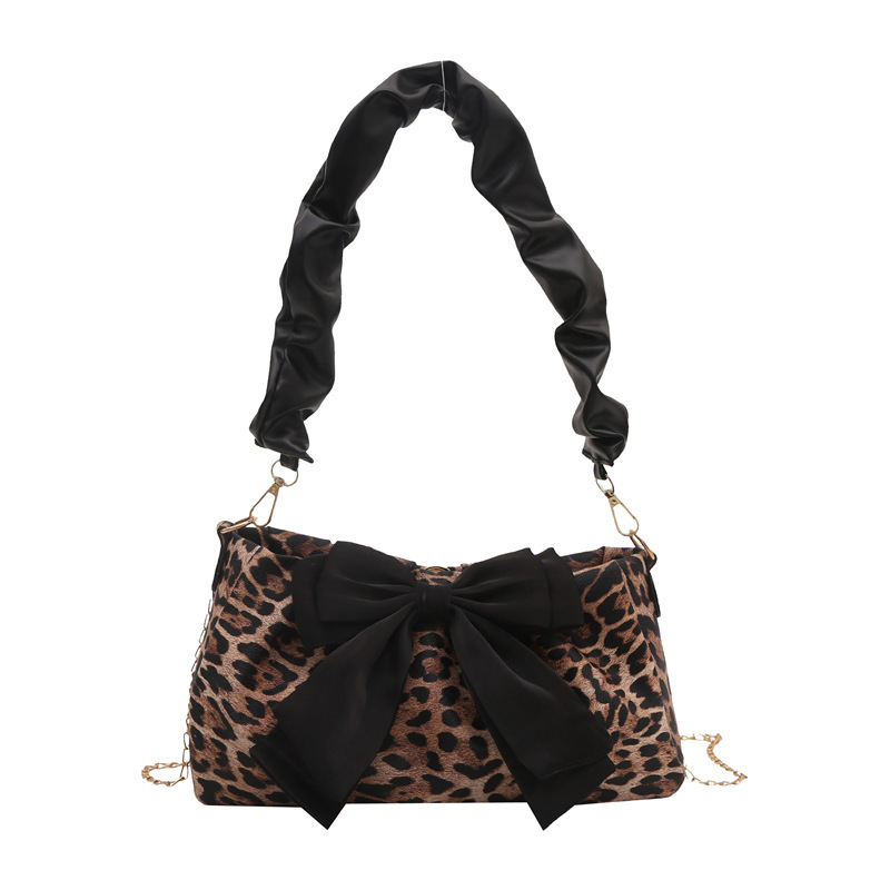 This year, a retro women's bag with a niche design is in vogue. It's a versatile, Instagram-chic single-shoulder crossbody bag for the spring of 2025 Item Picture