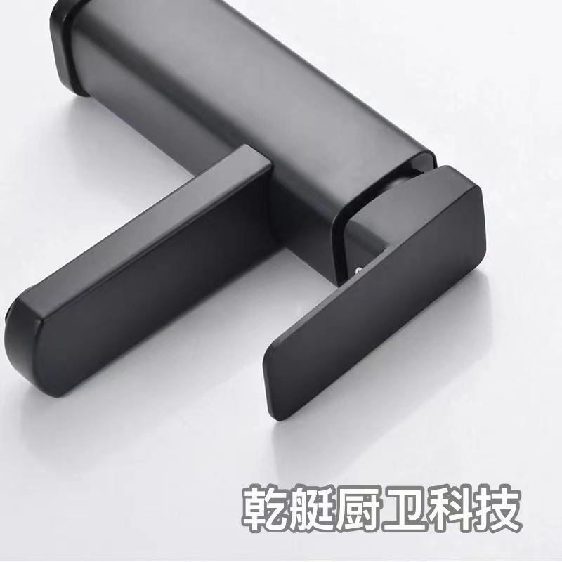 Copper core bottom basin faucet, black square single-hole basin faucet, countertop basin, stainless steel hot and cold water faucet Application Scenario