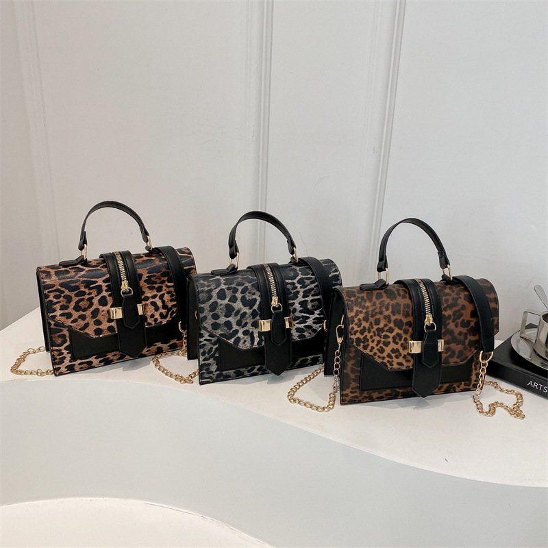 New women's 2024 trendy and versatile leopard print handbag, ins crossbody bag, single-shoulder bag Application Scenario