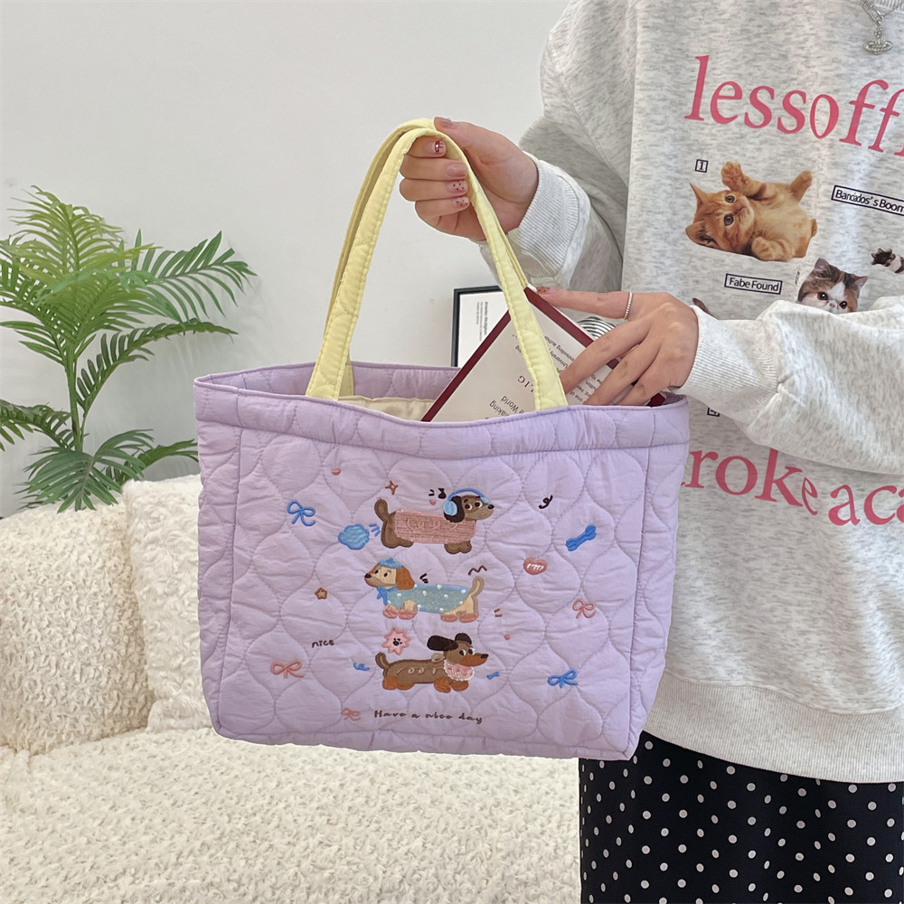 49243 Korean ins quilted cute puppy embroidered handbag, tote bag, women's shopping bag for shopping, bento bag Application Scenario