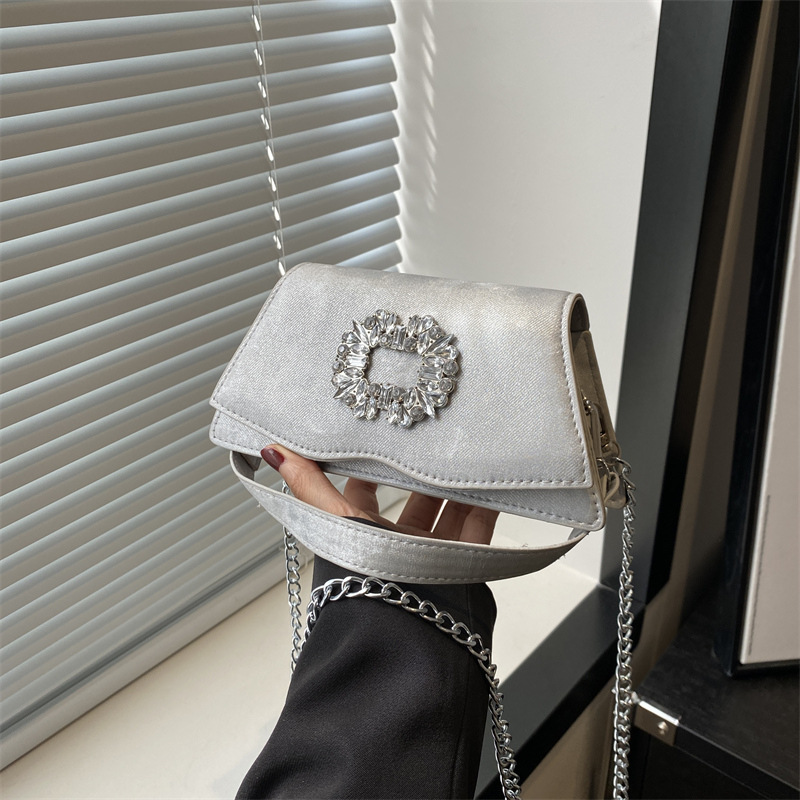 Stylish retro diamond-encrusted small square handbag, 2025 new style, women's bag, commuting quality, single-shoulder crossbody bag full figure
