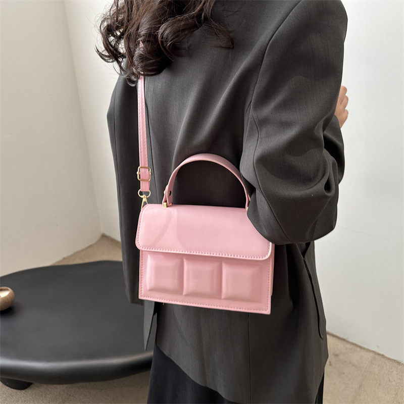 Solid-color chocolate block hand-held small square bag for women, Spring 2025 new style, a fashionable and trendy crossbody bag Specification drawing