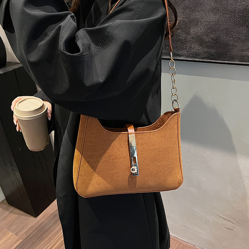 This 2024 retro new design is stylish and stylish, popular for casual winter. It features a simple lockable crossbody single-shoulder bag for women Specification drawing