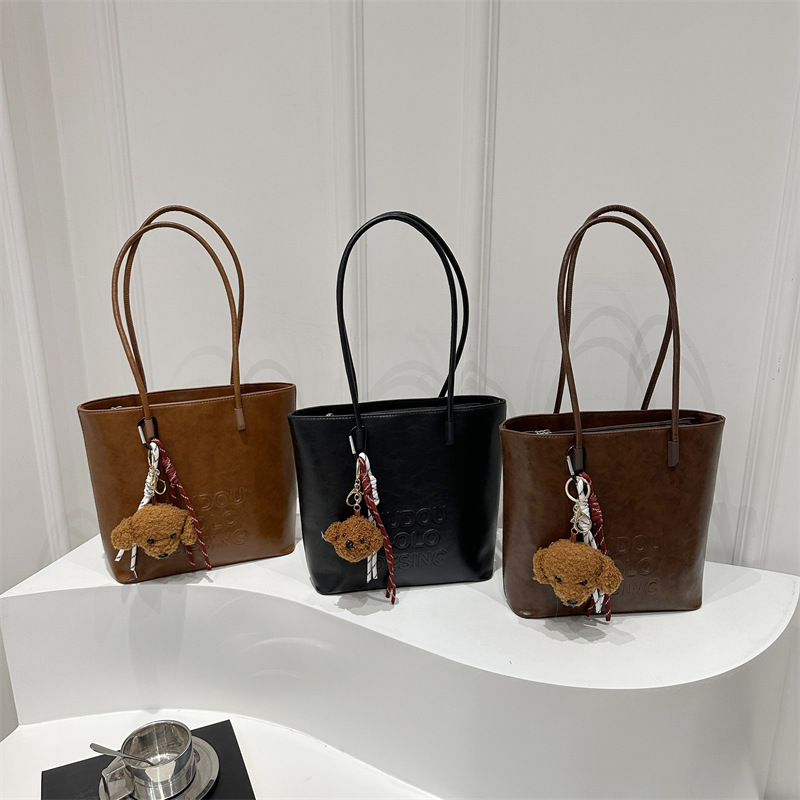 Korean Instagram Tote bag 2024 Winter New style, trendy and high-end underarm bag, large capacity, fashionable and versatile shoulder bag Application Scenario