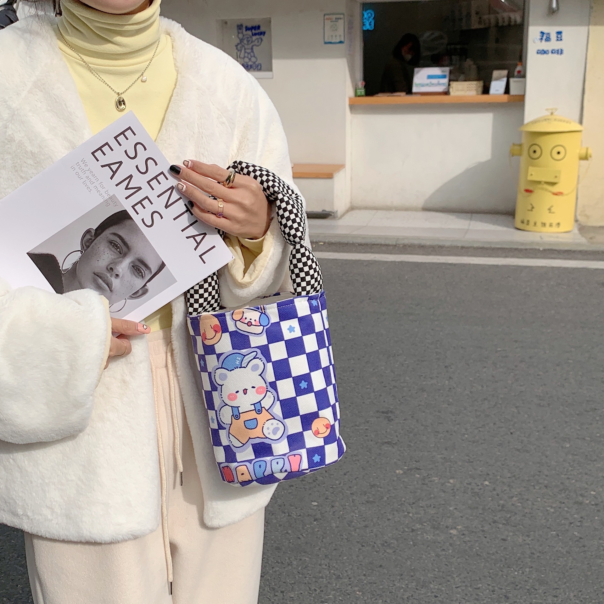 21151 Korean-style ins cotton shoulder strap bucket bag for girls, cute printed student hand-carry bag, portable details Picture