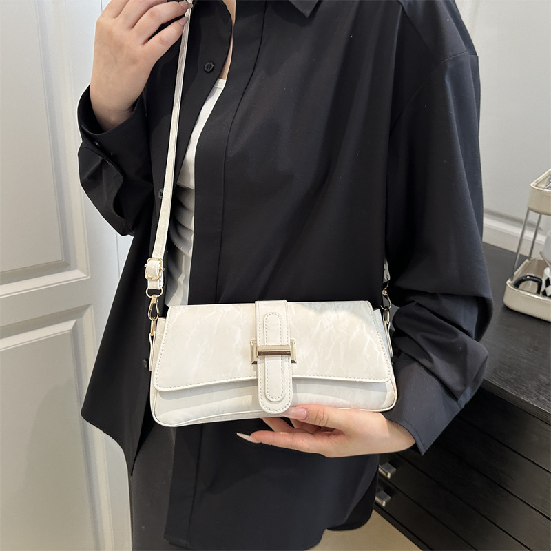 Spring Aesthetic underarm bag 2025 Spring/Summer Korean style simple and stylish small square bag, high-end single-shoulder crossbody bag for women details Picture