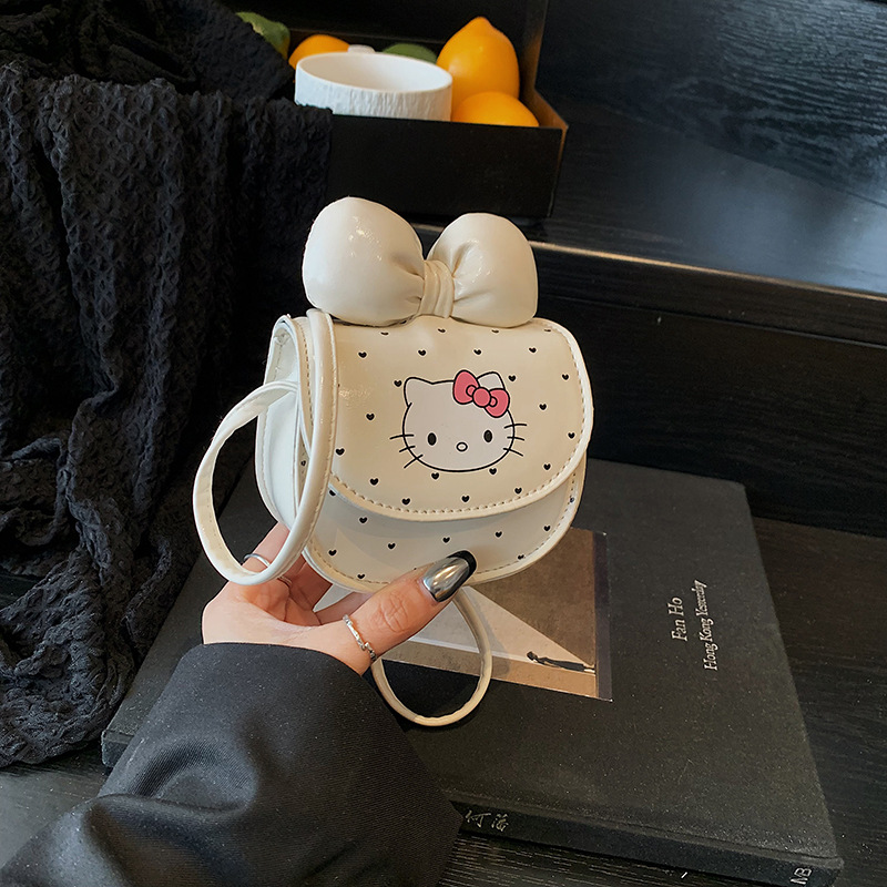 The new mini coin earphone bag by Bag Girl is a cartoon, versatile and exquisite children's accessory, a single-shoulder crossbody bag details Picture