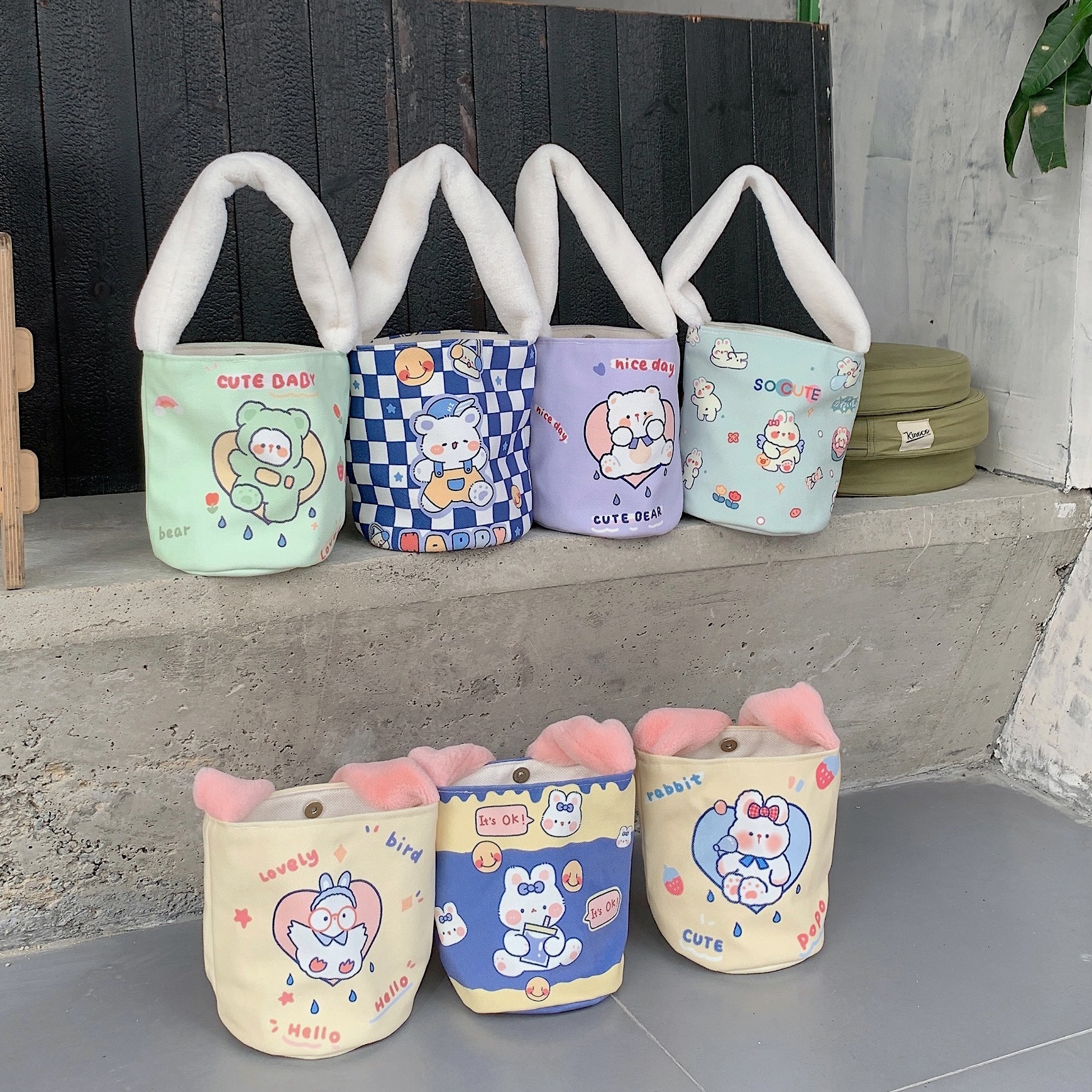 21087 Autumn and winter plush handbag, cute cartoon bucket bag, student work small handbag, canvas bento bag full figure