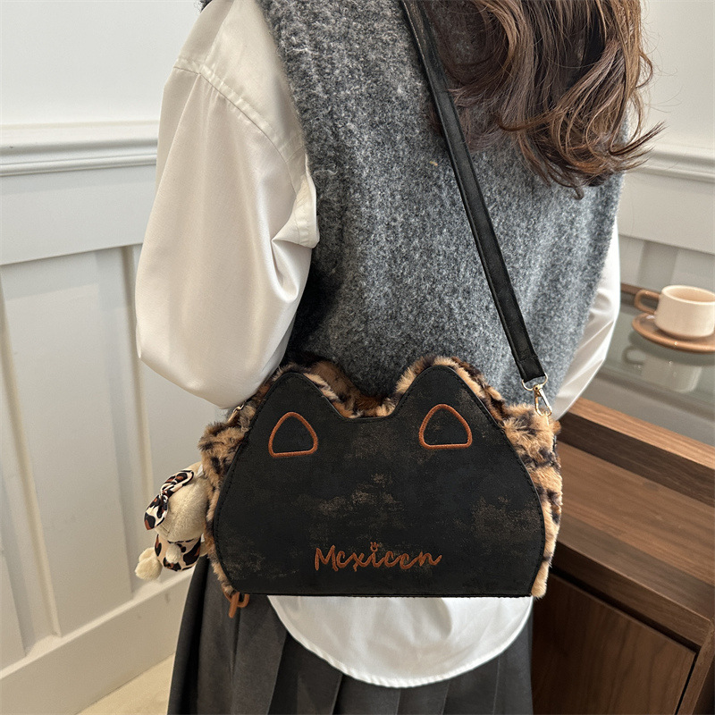 Retro leopard print plush bag 2024 new style, cute cat ear single-shoulder small square bag, trendy and fashionable women's furry crossbody bag Specification drawing